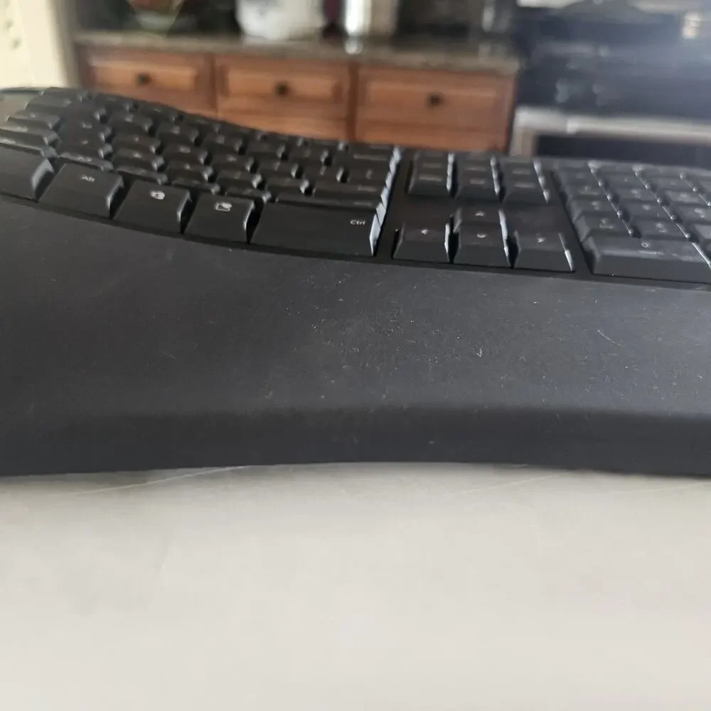 Microsoft Model 1878 Ergonomic Wired USB Keyboard Black TESTED